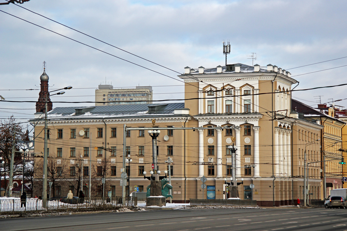 Казань, Улица Пушкина, 1 / Право-Булачная улица, 55