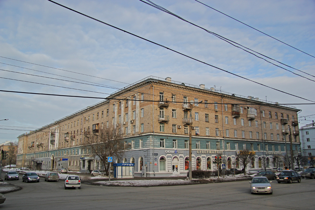 Казань, Улица Восстания, 56 / Улица Восход, 18
