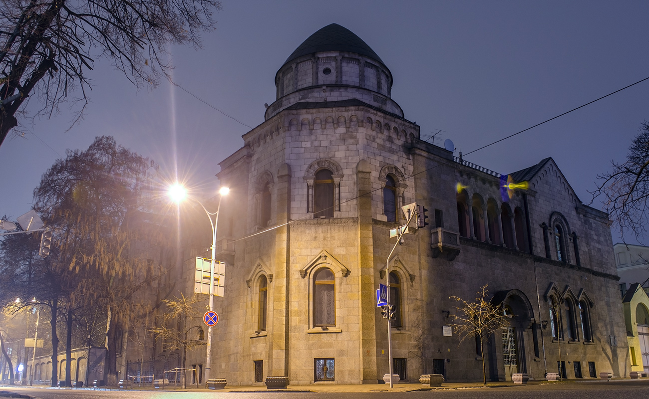 Київ, Шелковичная улица, 15 / Улица Филиппа Орлика, 1