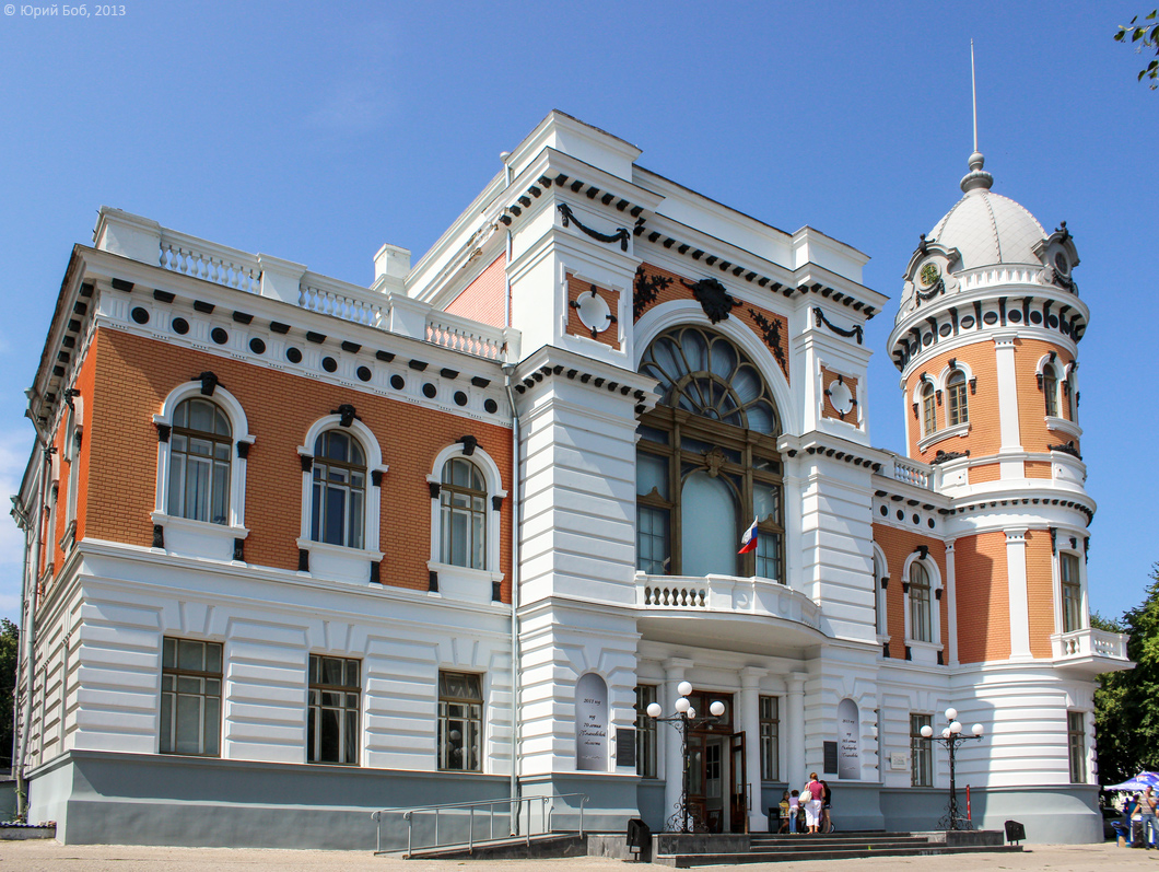 Ульяновск, Бульвар Новый Венец, 3 / Переулок Карамзина, 4