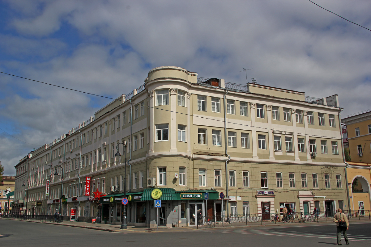 Казань, Улица Островского, 39 / Университетская улица, 6