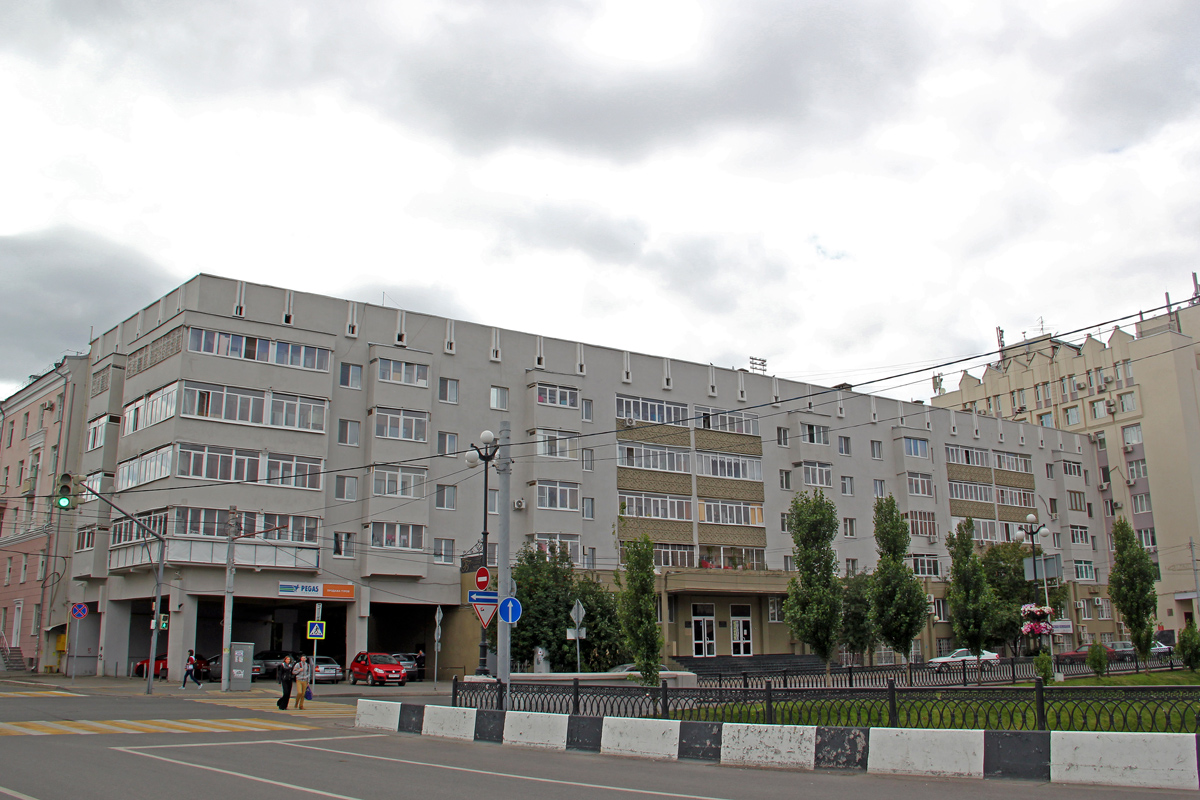 Казань, Лево-Булачная улица, 56 / Улица Парижской Коммуны, 2