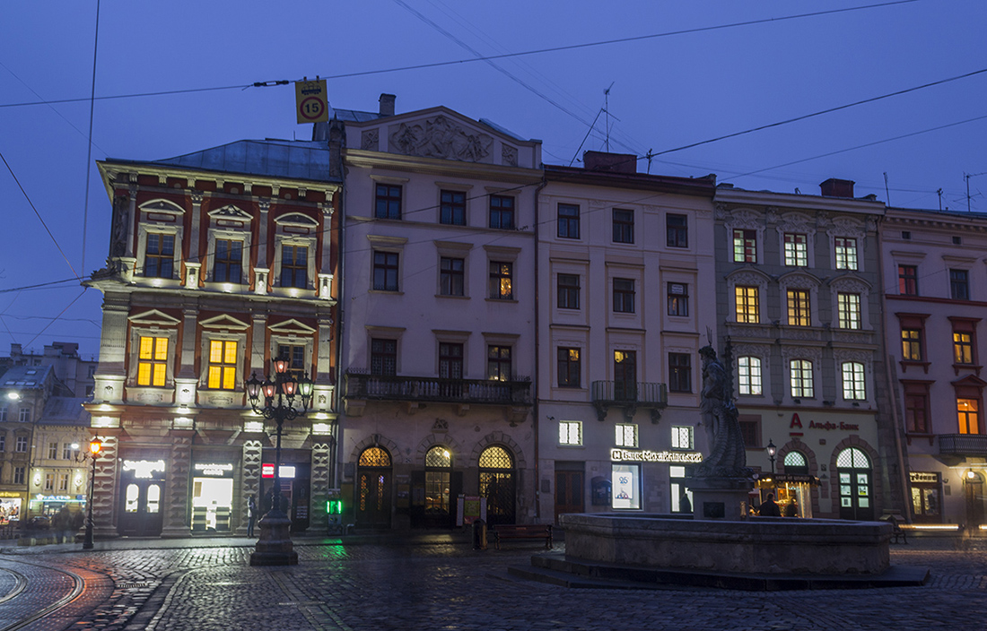 Львов, Площадь Рынок, 24; Площадь Рынок, 23; Площадь Рынок, 25; Площадь Рынок, 26