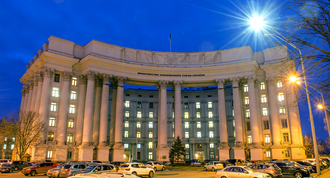 Киев, Михайловская площадь, 1