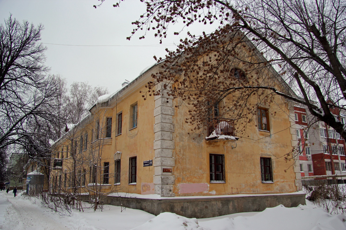 Казань, Пионерская улица, 2 / Улица Заря, 10
