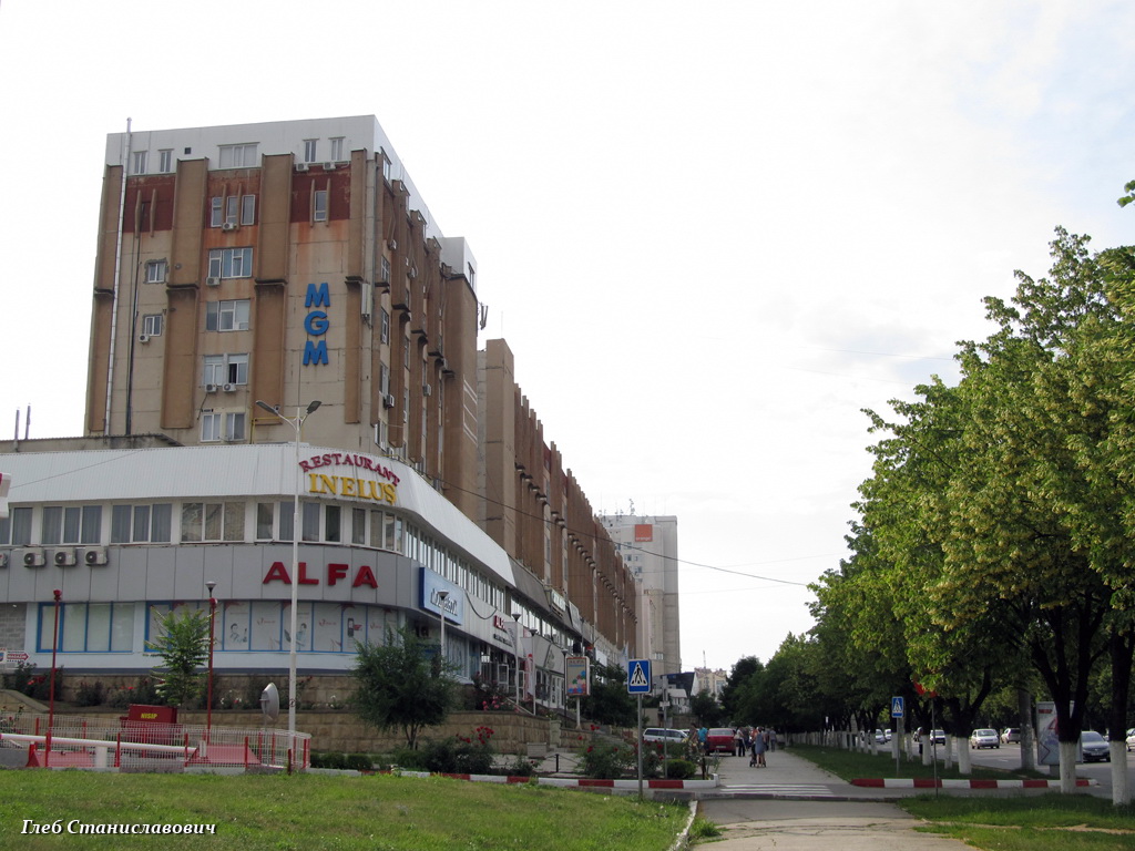 Кишинёв, Strada Alba-Iulia, 75 блок V; Strada Alba-Iulia, 75 блок D