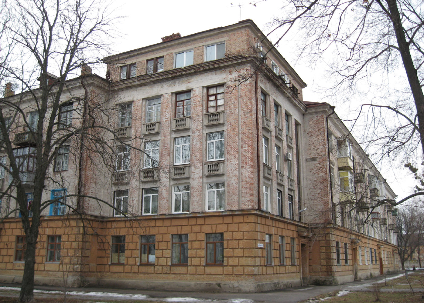 Полтава, Улица Петра Юрченко, 21 / Улица Гетьмана, 9