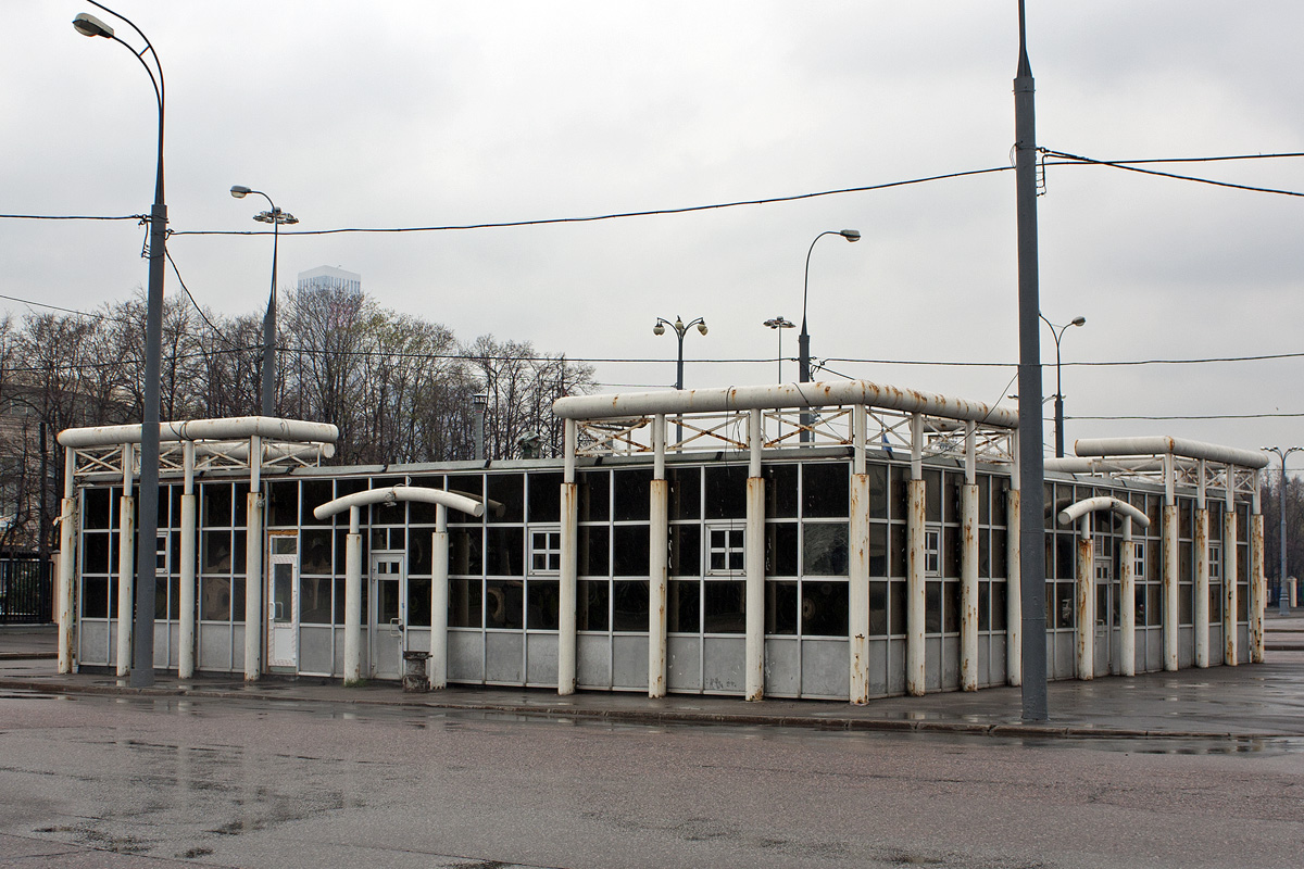 Москва, Новолужнецкий проезд, 13