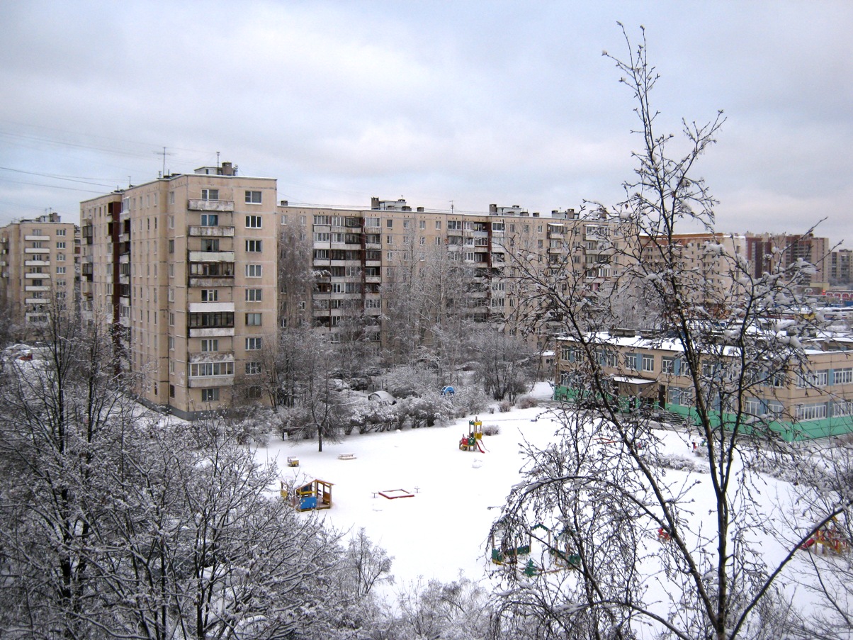 Санкт-Петербург, Загребский бульвар, 37 / Улица Олеко Дундича, 27