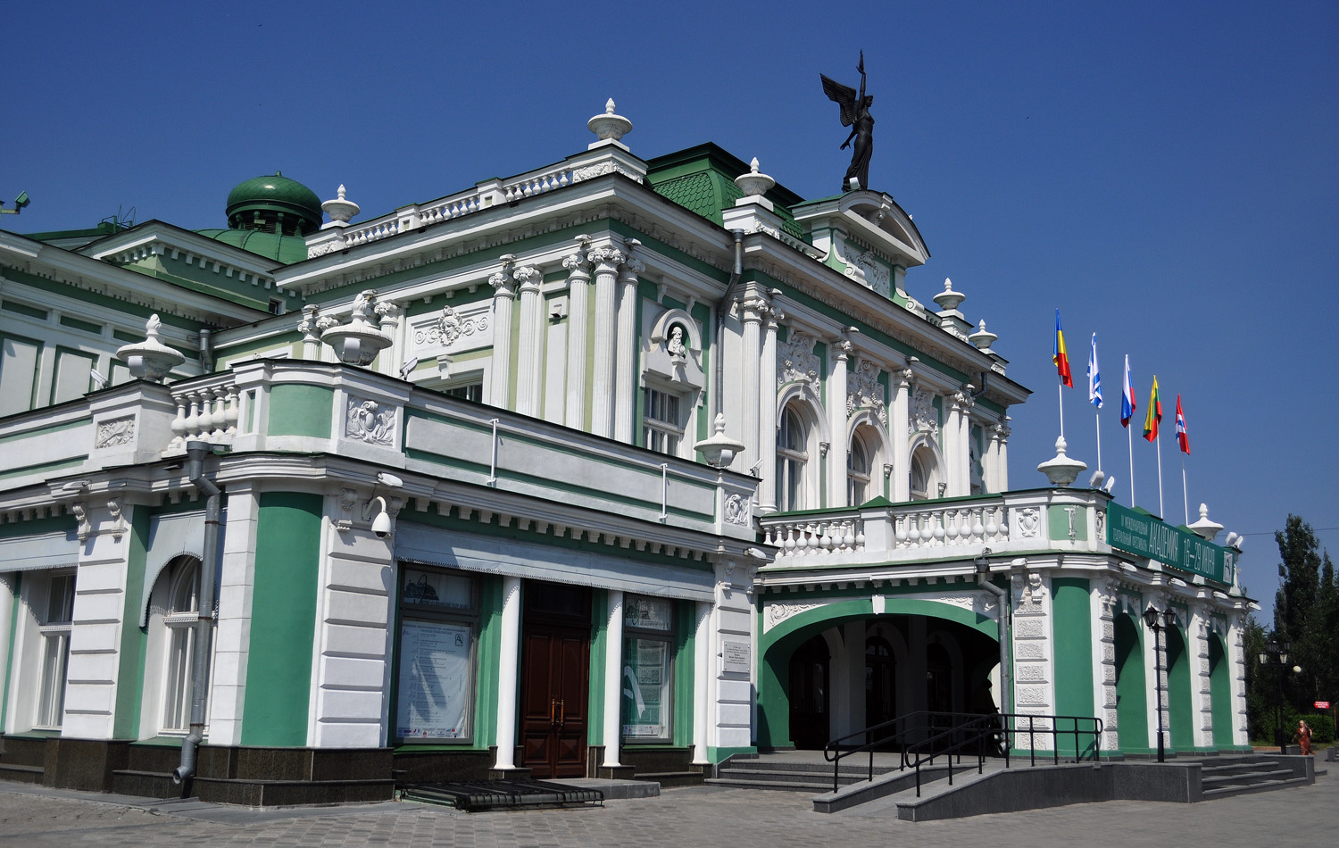 Омск, Улица Ленина, 8А