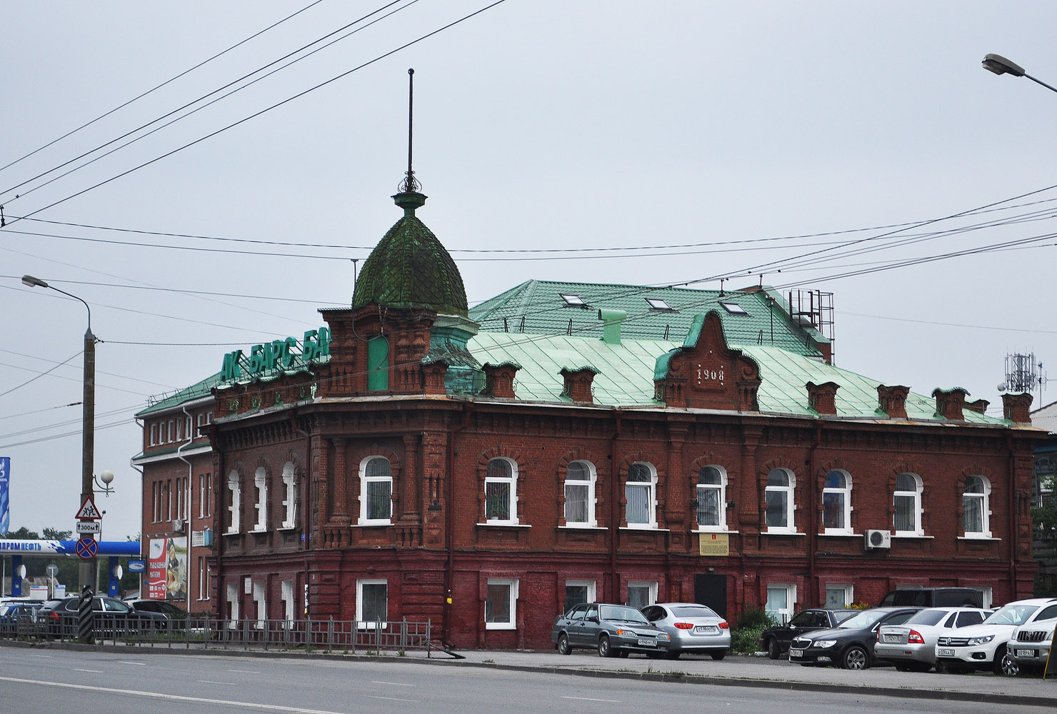 Омск, Улица 10 лет Октября, 74