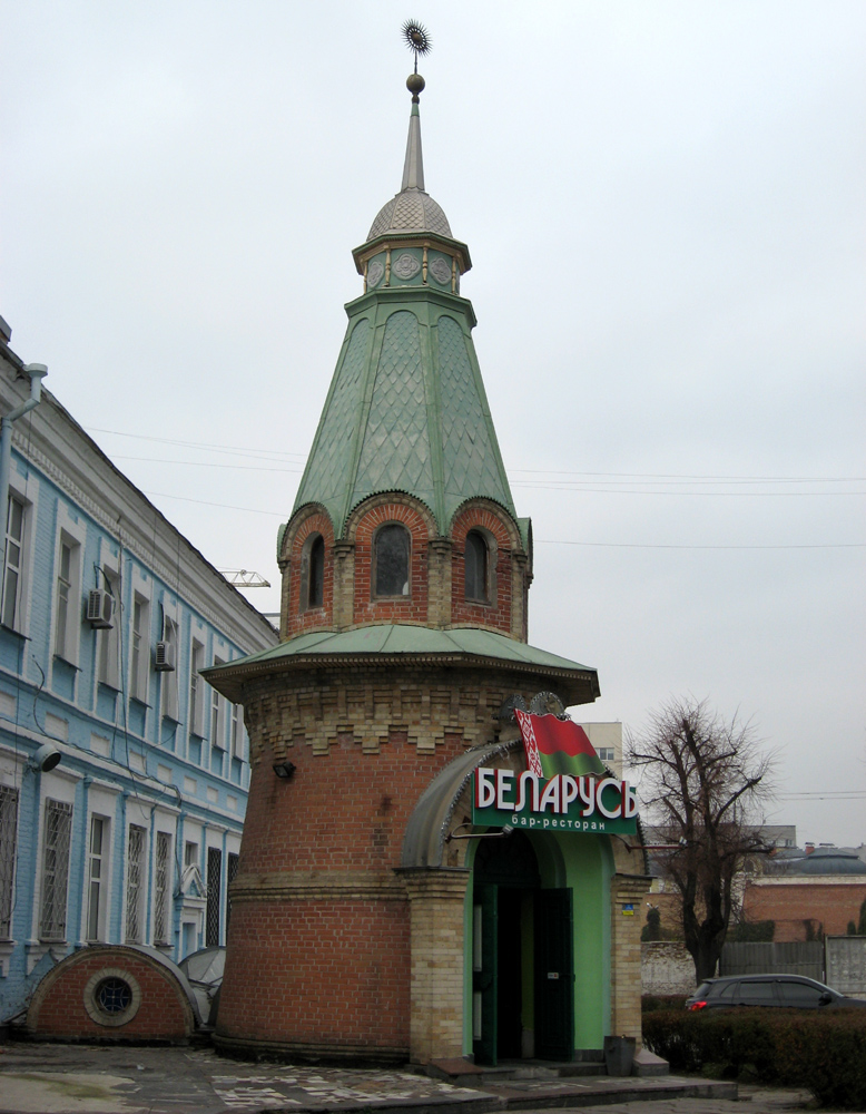 Кременчуг, Улица Игоря Сердюка, 8 / Квартальная улица, 18