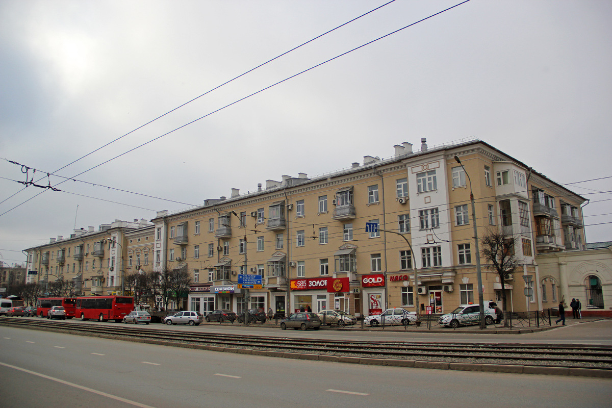 Казань, Улица Восстания, 42 / Улица Декабристов, 187