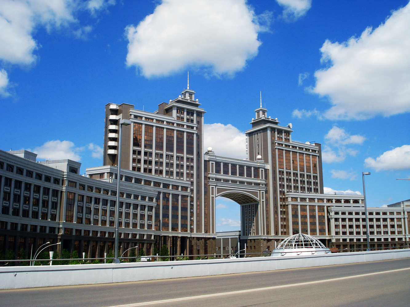 Astana, Проспект Кабанбай батыра, 19 блок B