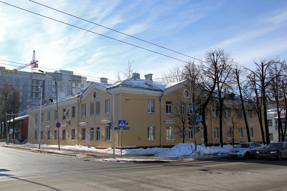 Казань, Улица Патриса Лумумбы, 36 / Улица Шуртыгина, 2