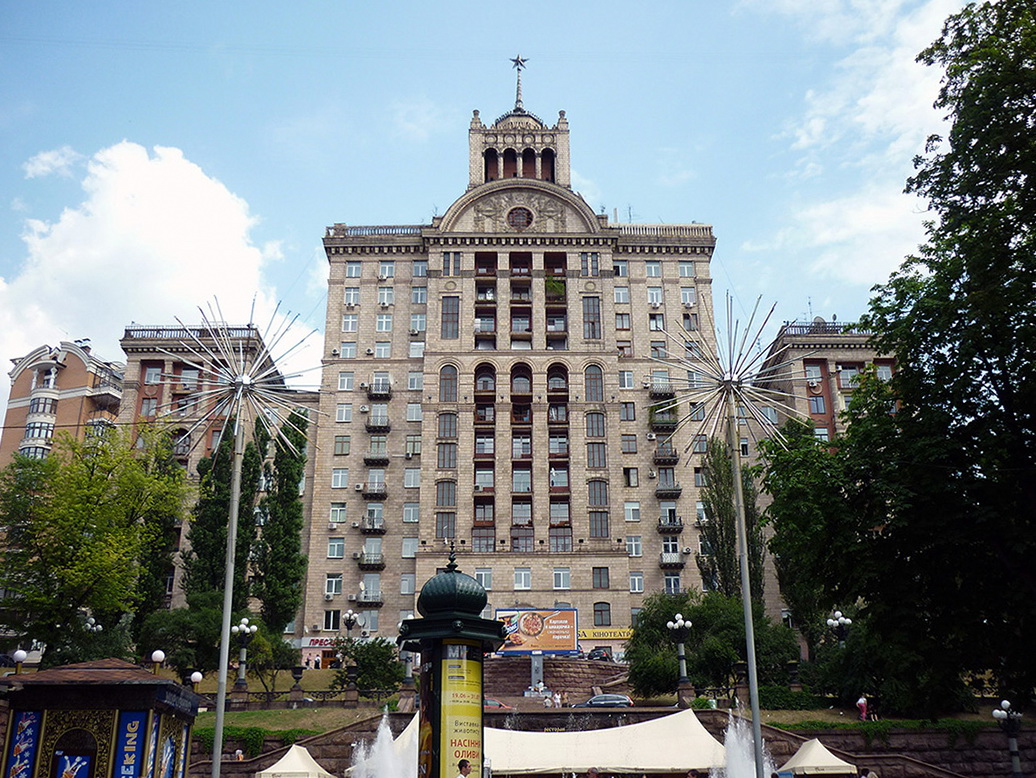 Kyiv, Улица Крещатик, 25
