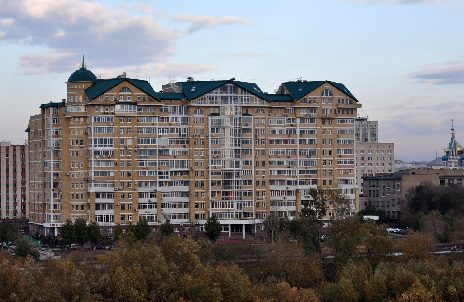 Omsk, Набережная Тухачевского, 16