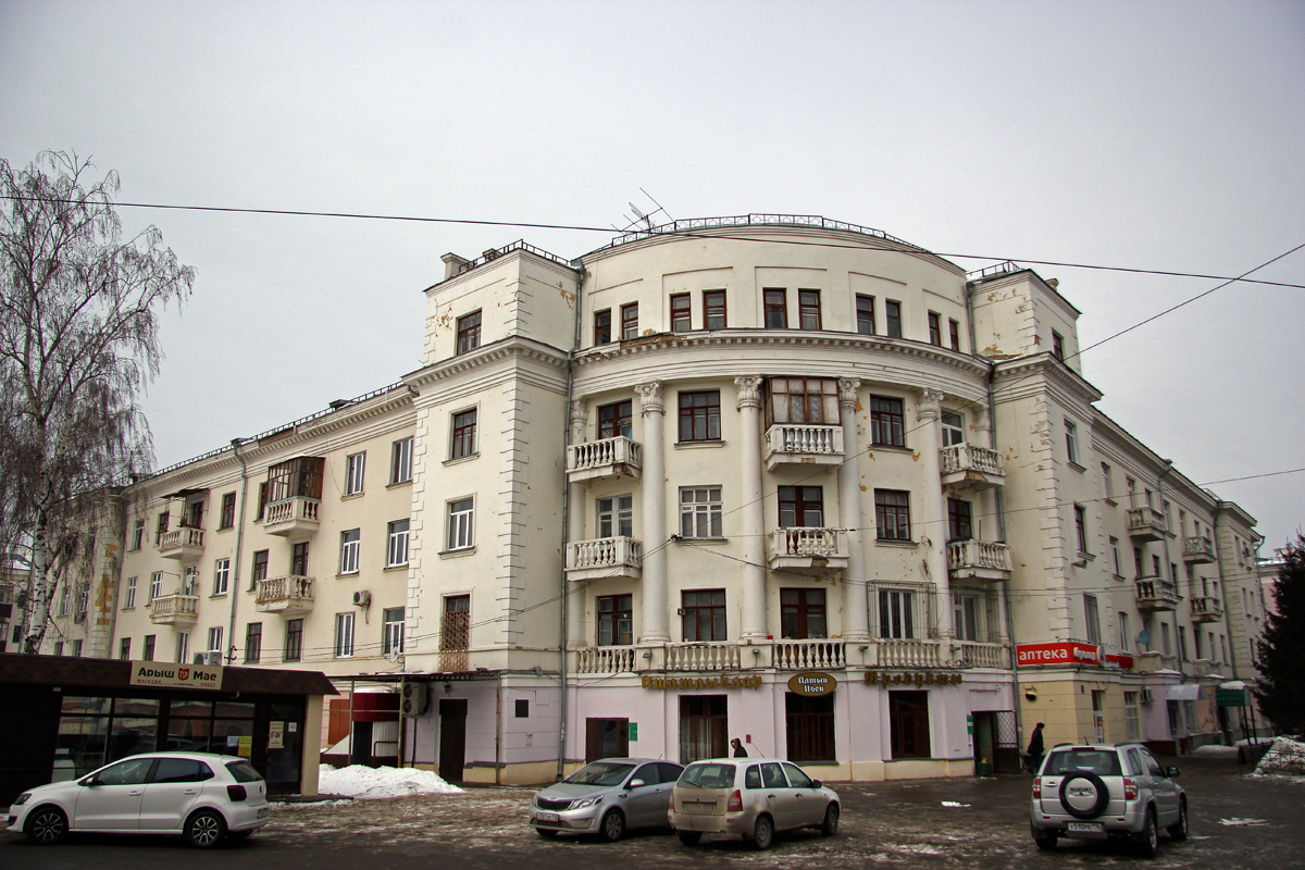 Казань, Улица Богатырёва, 2 / Улица Степана Халтурина, 5