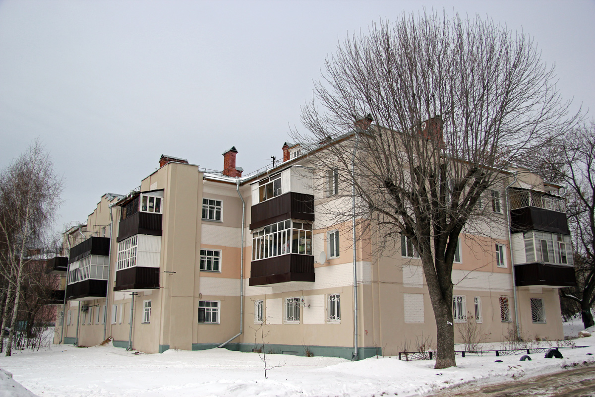 Казань, Улица Первого Мая, 20 / Деловая улица, 1