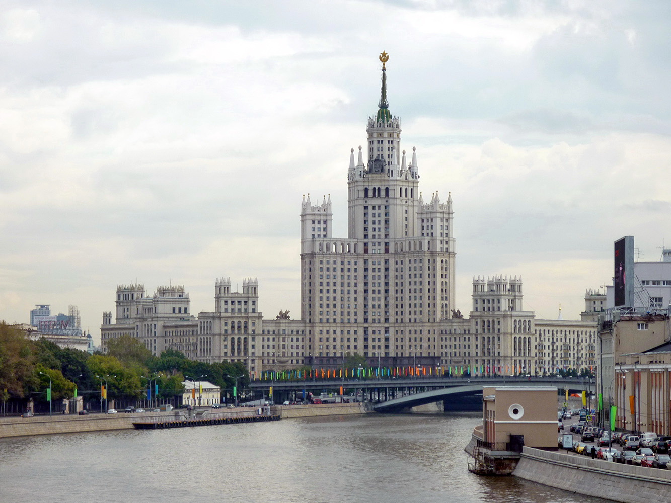 Moscow, Котельническая набережная, 1/15; Садовнический проезд, Большой Устьинский мост