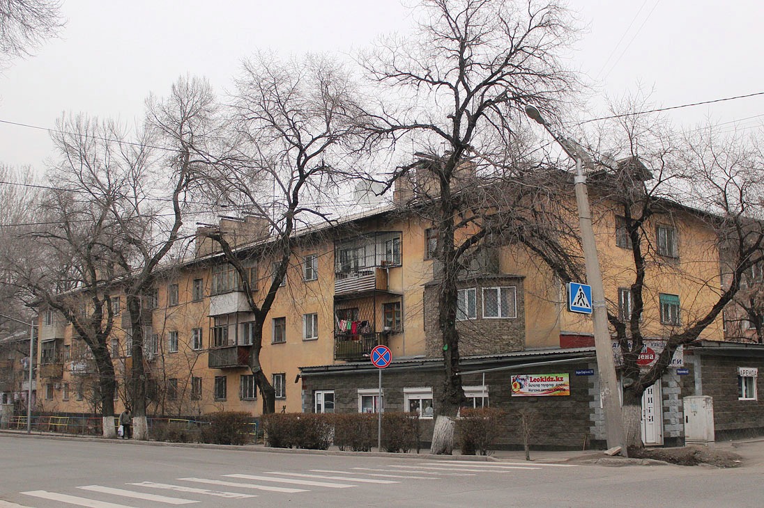 Алматы, Улица Акан Серы, 16 / Улица Молдагалиева, 5