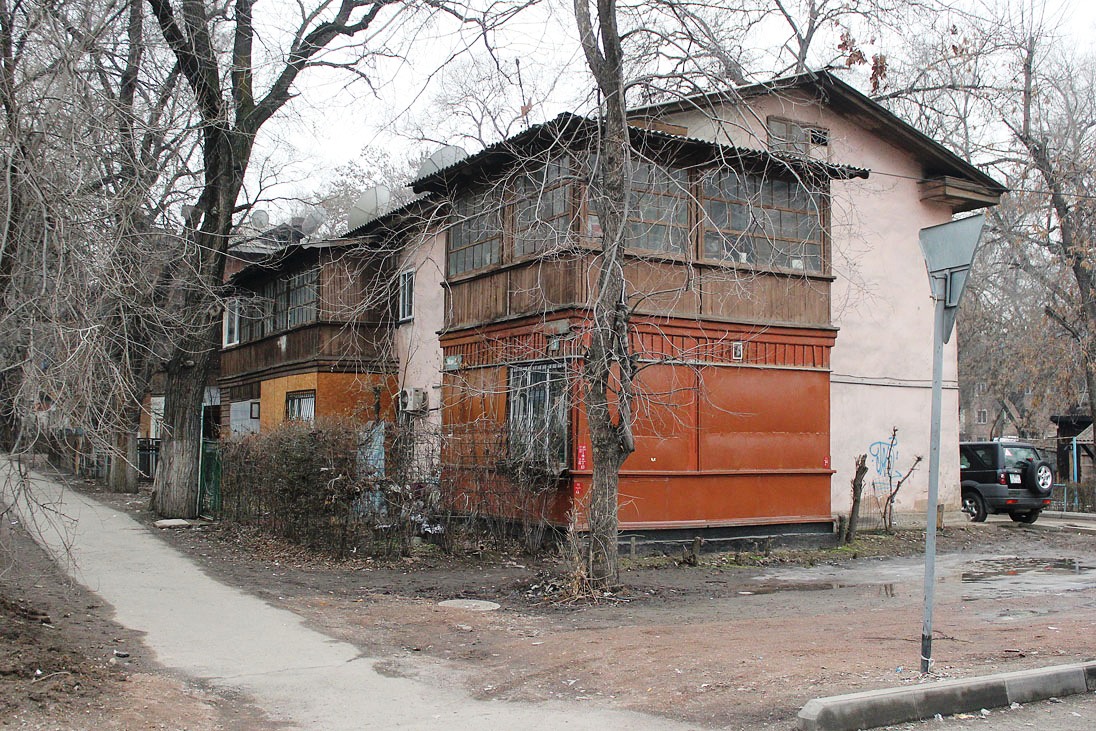 Алматы, Улица Акан Серы, 13 / улица Молдагалиева, 10