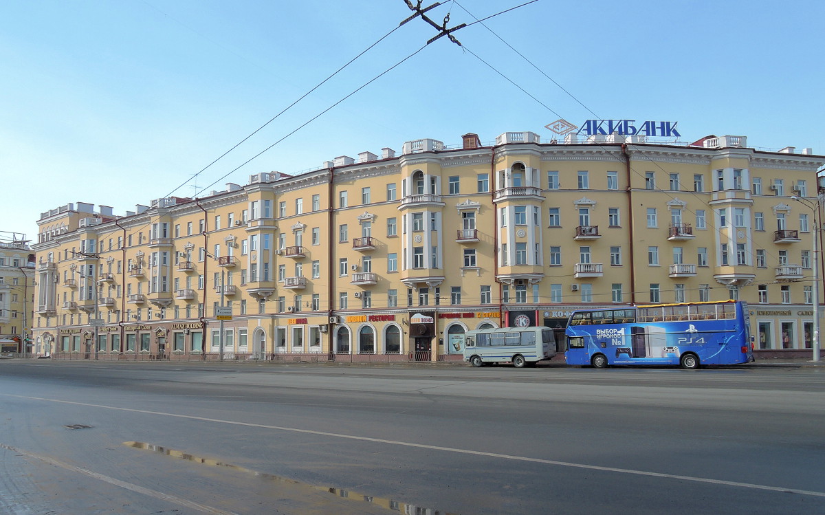 Казань, Улица Пушкина, 5 / Улица Островского, 43