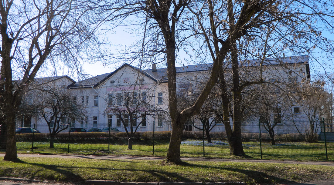 Кивиыли, Keskpuiestee, 38