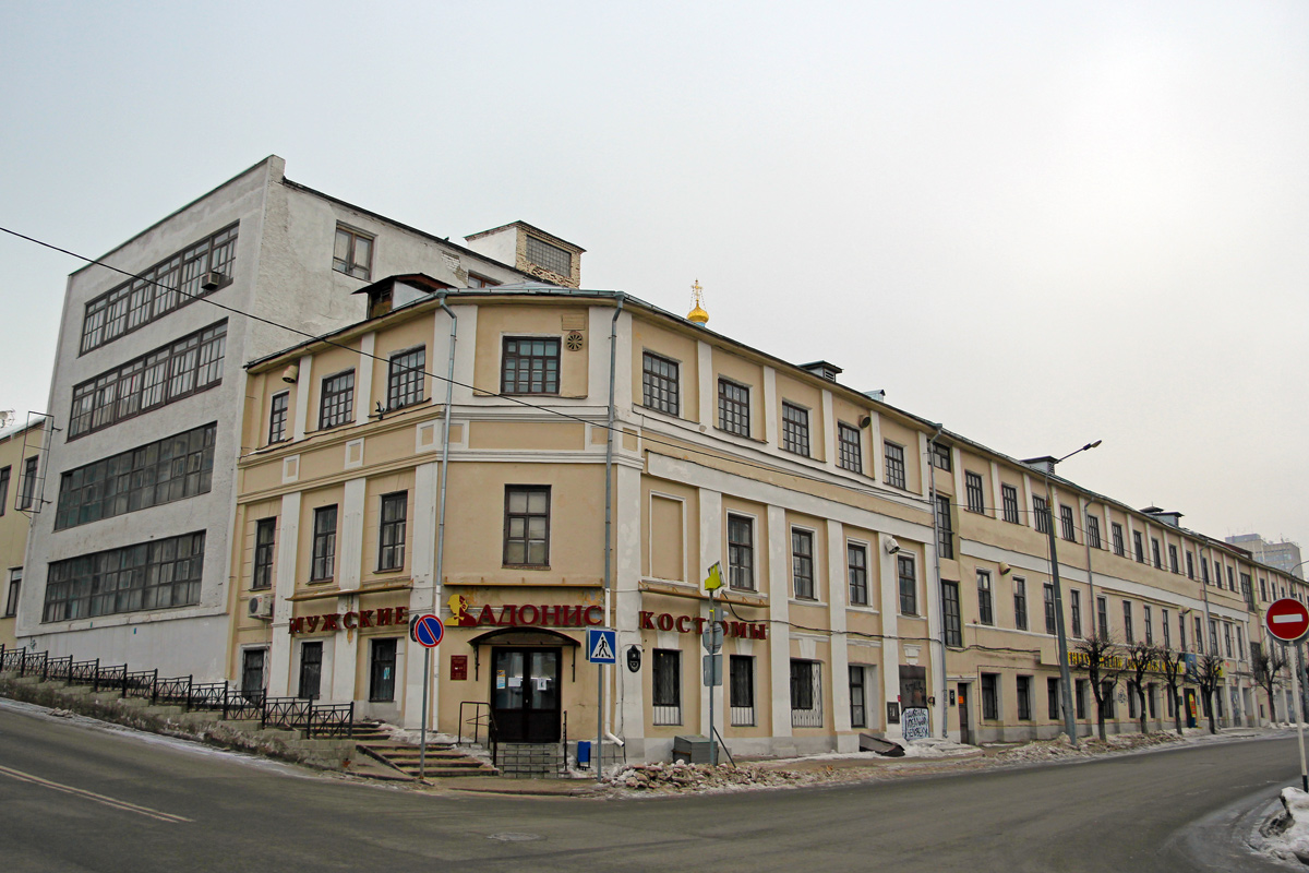 Казань, Профсоюзная улица, 3 / Улица Мусы Джалиля, 19