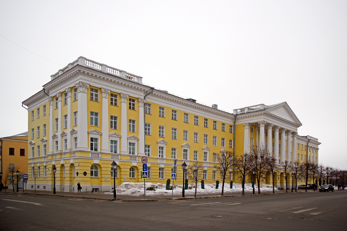 Казань, Кремлёвская улица, 29 / Улица Лобачевского, 1