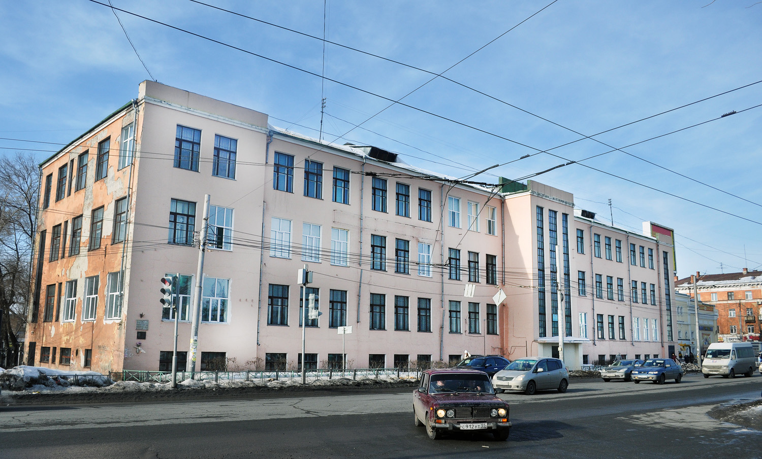 Omsk, Улица Лобкова, 2 / Улица Марченко, 4