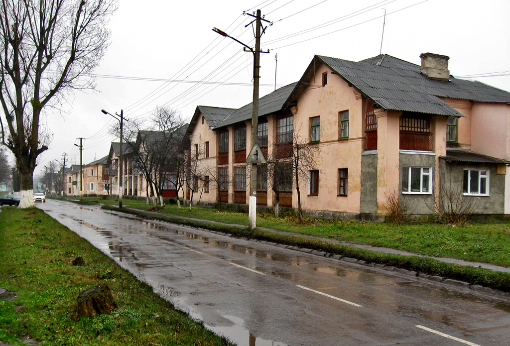 Червоноград, Улица Черновола, 11; Улица Черновола, 15