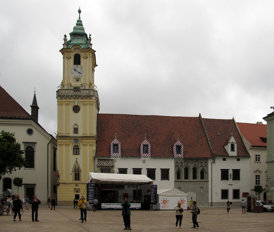 Братислава, Hlavné námestie, 1 / Primaciálne námestie, 2