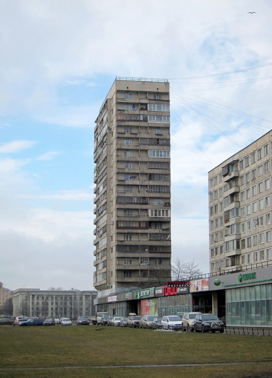 Petersburg, Октябрьская набережная, 66