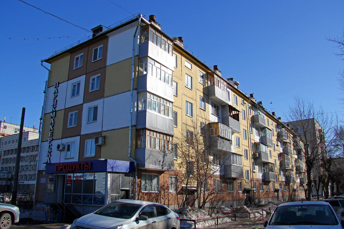 Казань, Улица Восстания, 1 / Улица Короленко, 79
