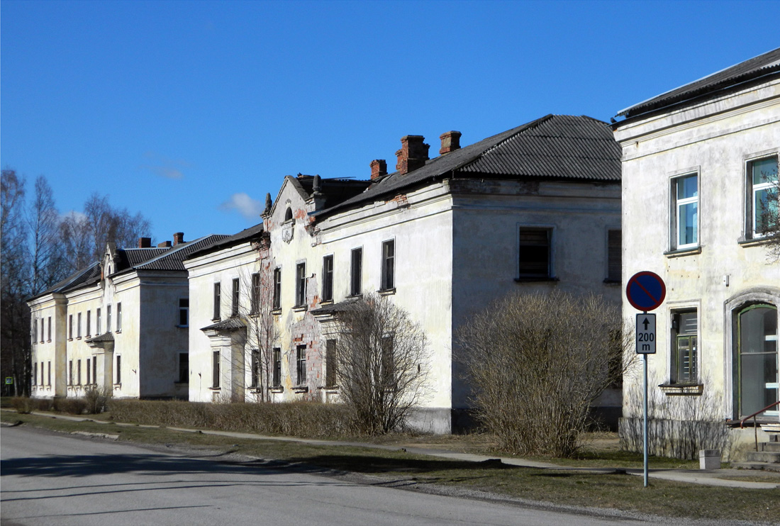 Азери, Kesktänav, 16; Kesktänav, 18