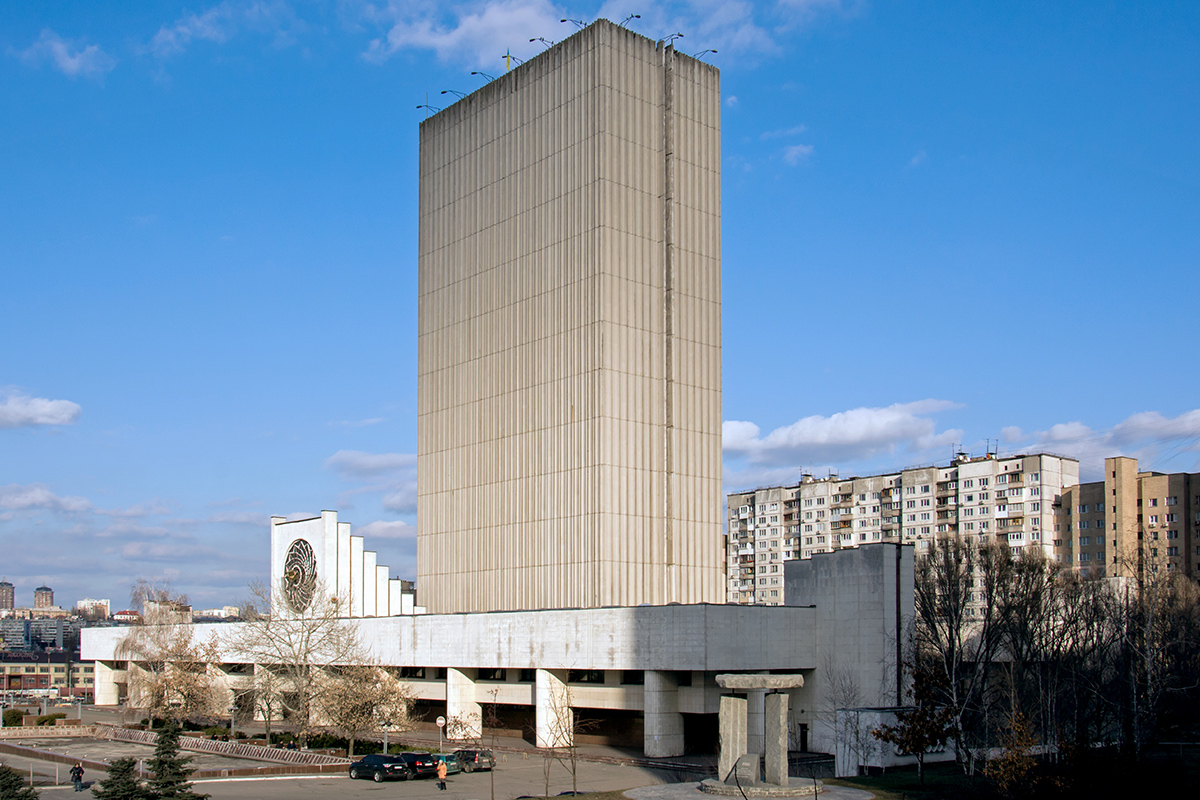 Киев, Голосеевский проспект, 3