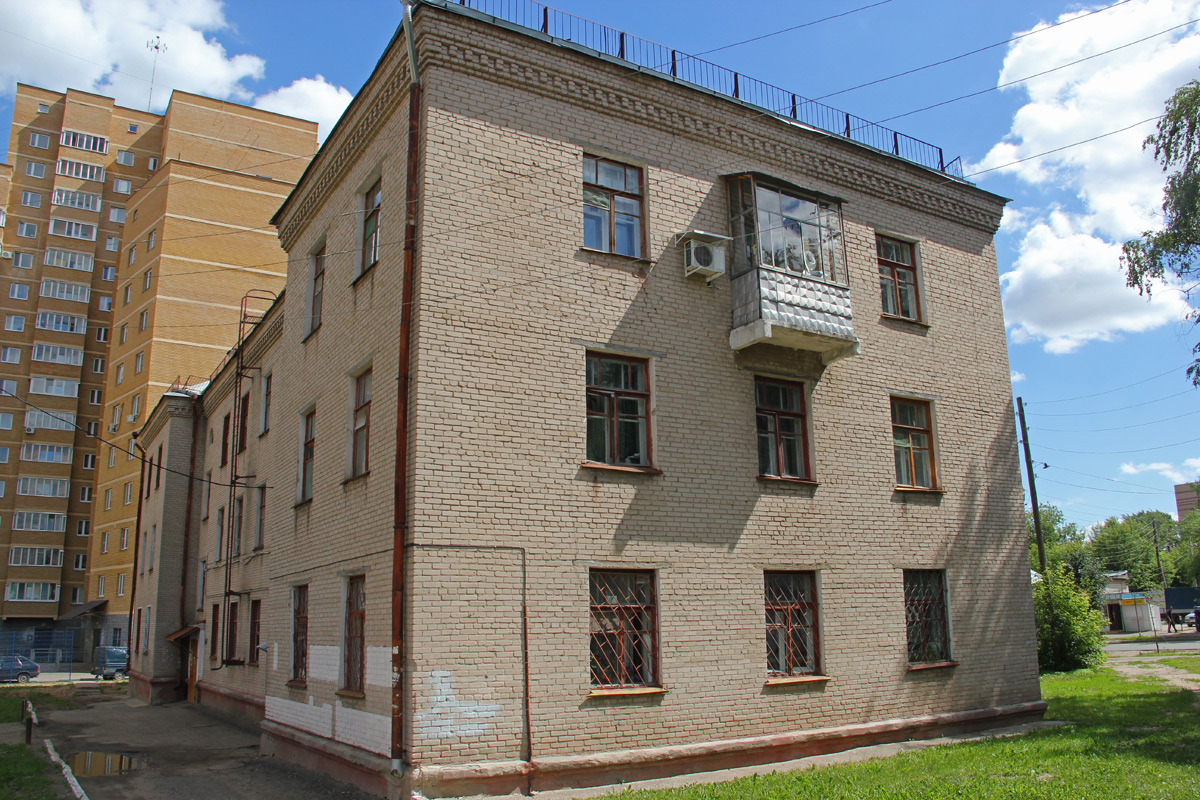 Казань, Улица Максимова, 40А