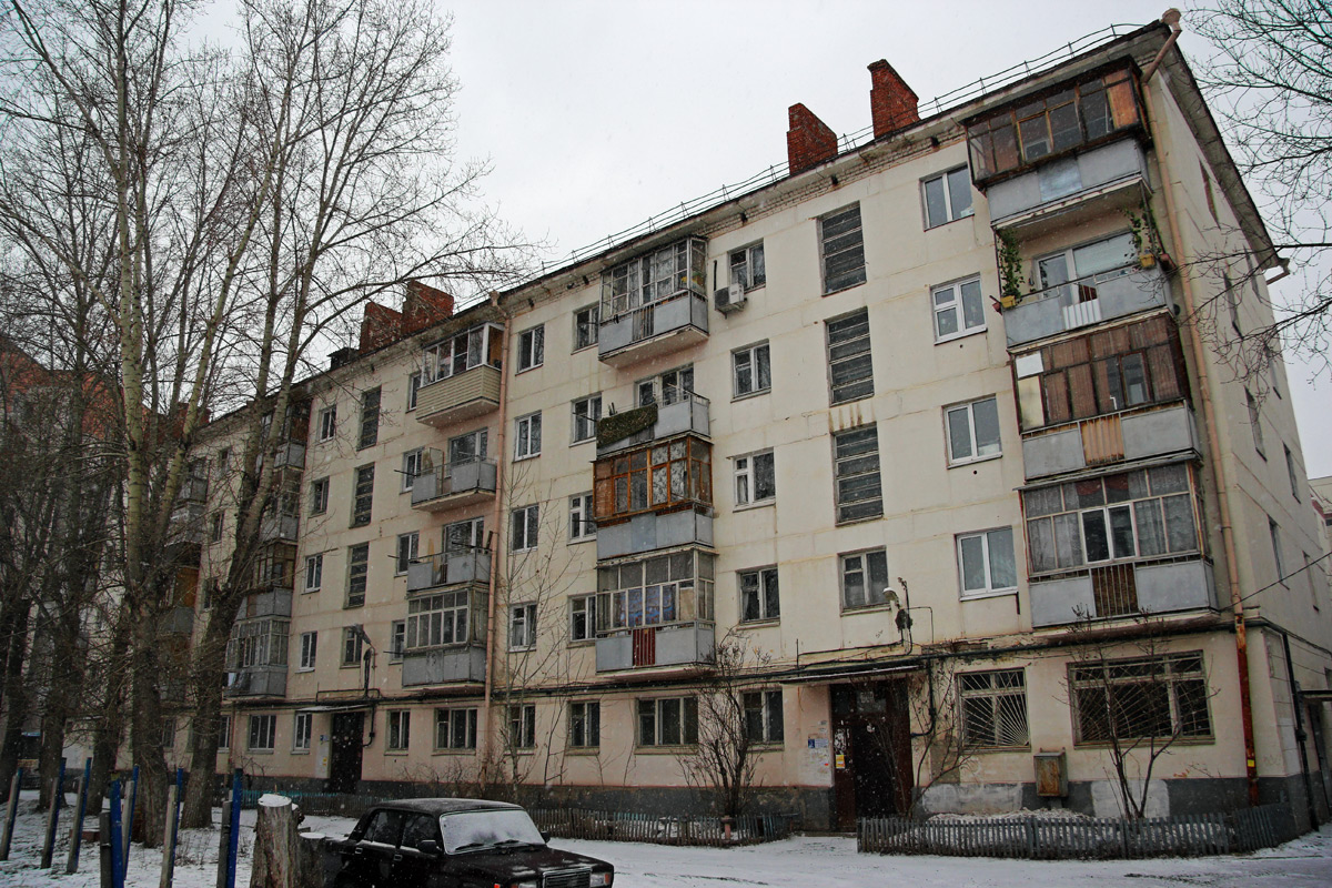 Казань, Отрадная улица, 24 / Улица Карбышева, 10