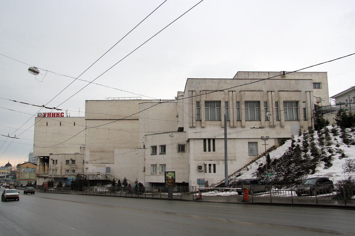 Казань, Улица Пушкина, 27 / Улица Профессора Нужина, 2 / Университетская улица, 24