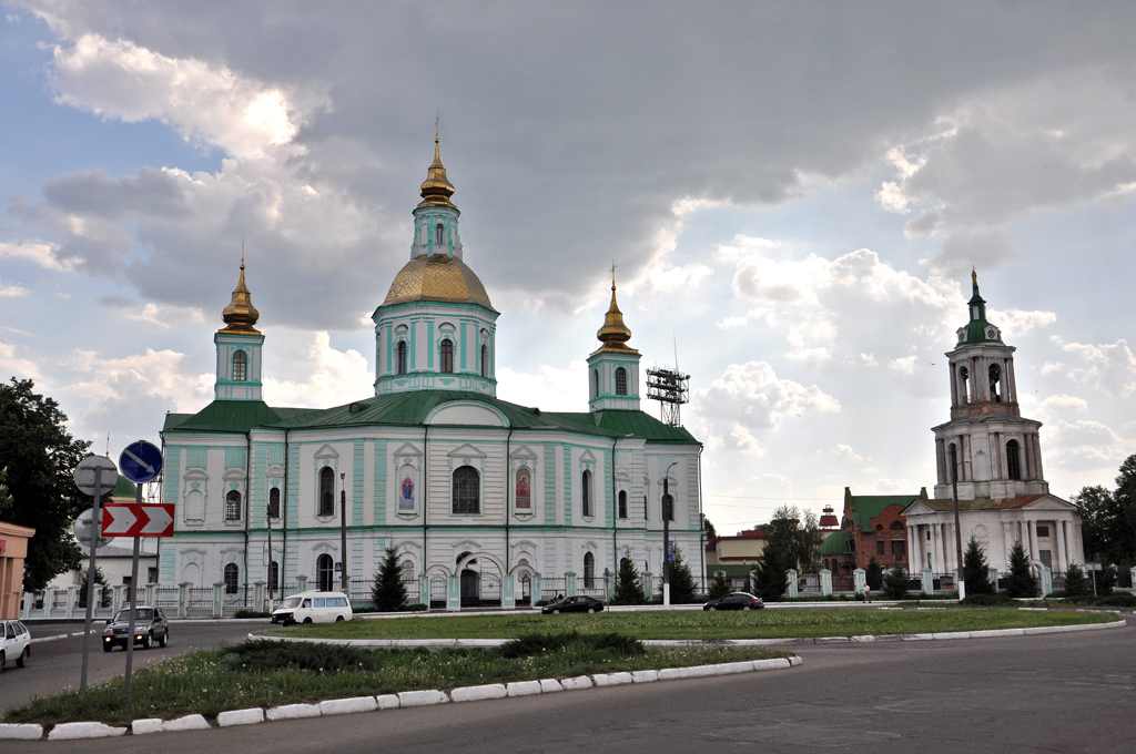 Ахтырка, Соборная площадь, 1; Соборная площадь, 1