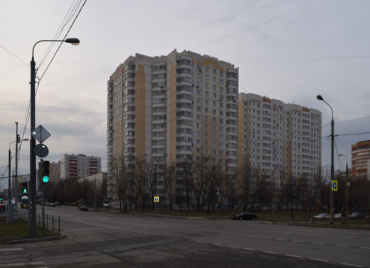 Москва, Молодогвардейская улица, 18
