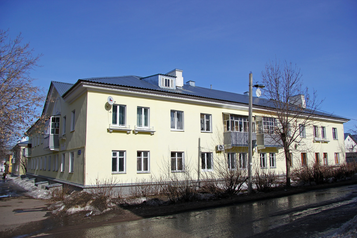 Казань, Каштановая улица, 11 / Главная улица, 44