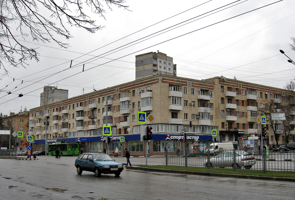 Харьков, Проспект Науки, 24 / Улица Академика Ляпунова, 1