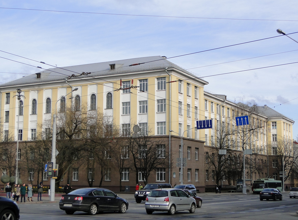 Минск, Улица Свердлова, 13 / Ульяновская улица, 35