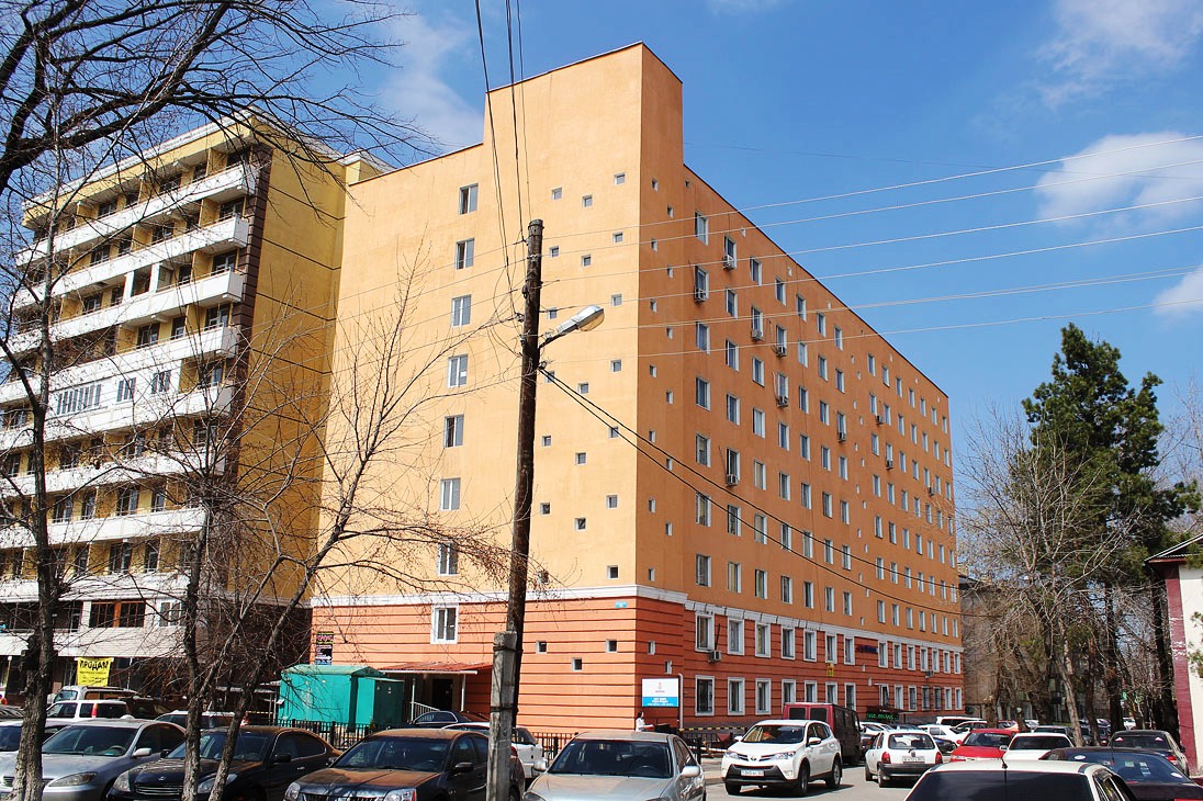 Алматы, Улица Казыбек би, 125 / улица Досмухамедова