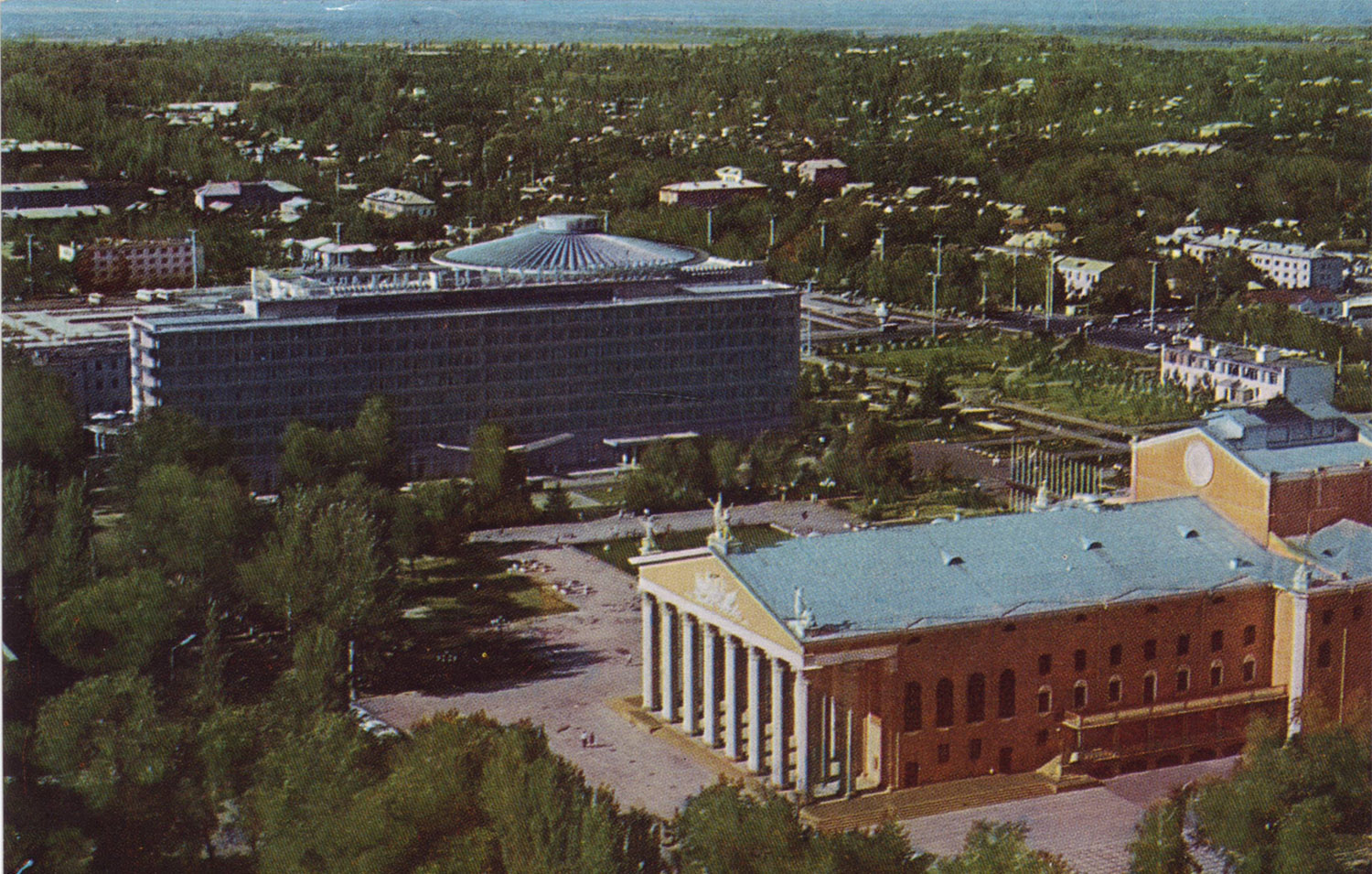 Бишкек, Улица Абдрахманова, 167; Улица Жумабека, 119; Улица Абдрахманова, 191; Улица Ибраимова, 108