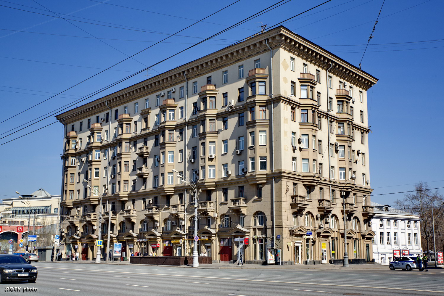 Москва, Улица Земляной Вал, 39 стр. 1 / Верхняя Сыромятническая улица, 1 Москва, Улица Земляной Вал, 39 стр. 1 / Верхняя Сыромятническая улица, 1