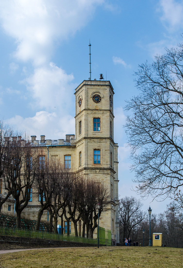 Gatchina, Красноармейский проспект, 1