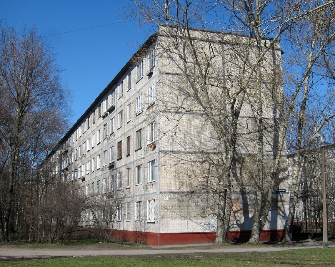 Санкт-Пецярбург, Проспект Александровской Фермы, 13